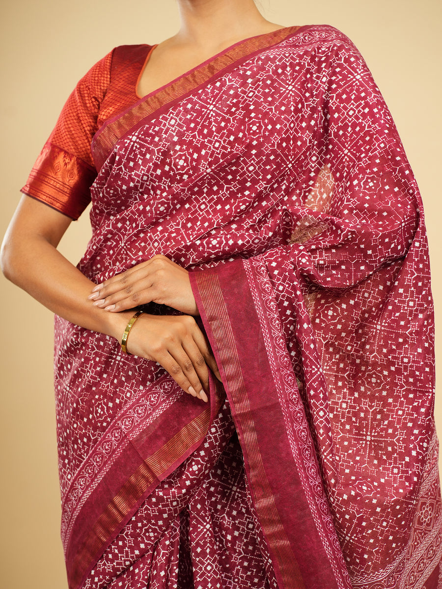 Deep rose Chanderi block-print saree, fabric texture close-up – Koshnika