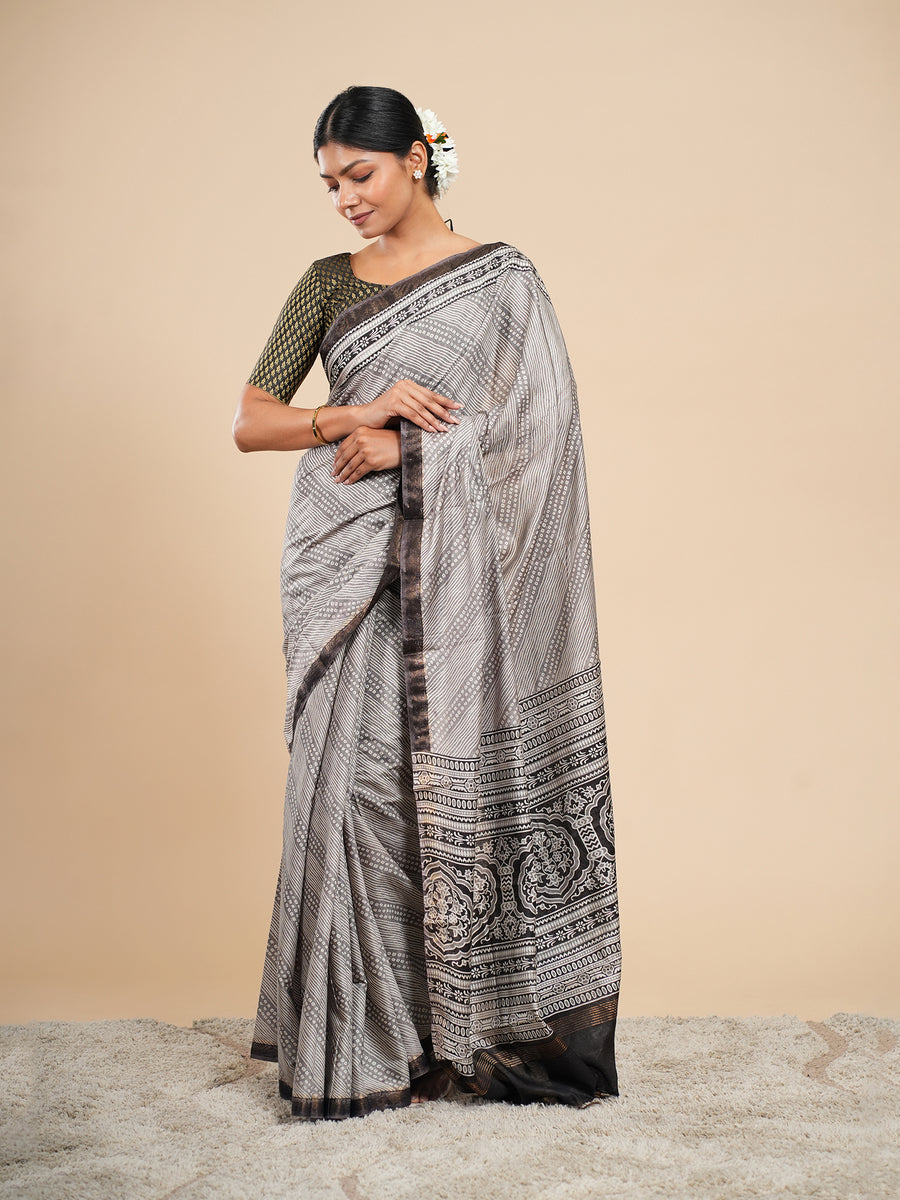 Silver grey Modal Bandhni-print saree, border detail – Koshnika