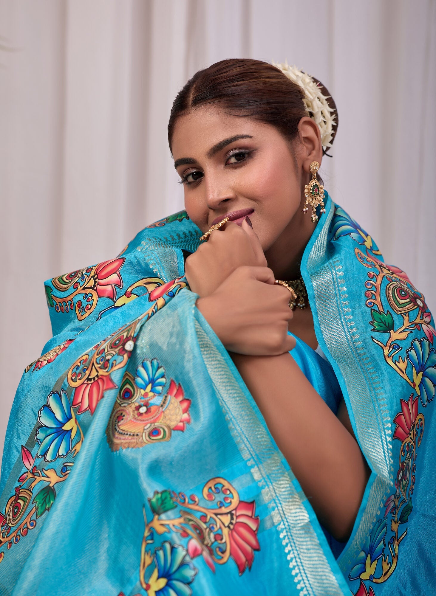 Neera Turquoise Banana Silk Saree — fabric detail