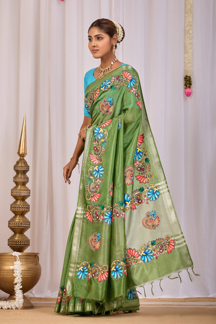 Shyama Olive Green Banana Silk Saree — pallu detail